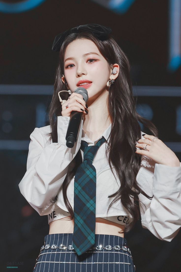 ⠀
Our Dream dan penampilan kedua sebagai penutup! Jadi jangan pergi ke mana-mana dulu ya, sebab setelah ini acara akan lebih seru!"

⠀⠀⠀Ia menoleh ke arah Aileen dan mengangguk.

"Kalau begitu, sampai bertemu di sesi berikutnya, semua!"

&amp;&amp;. <a href="/OURDREAM_twt/">𝐎𝐔𝐑 𝐃𝐑𝐄𝐀𝐌。</a> 
⠀