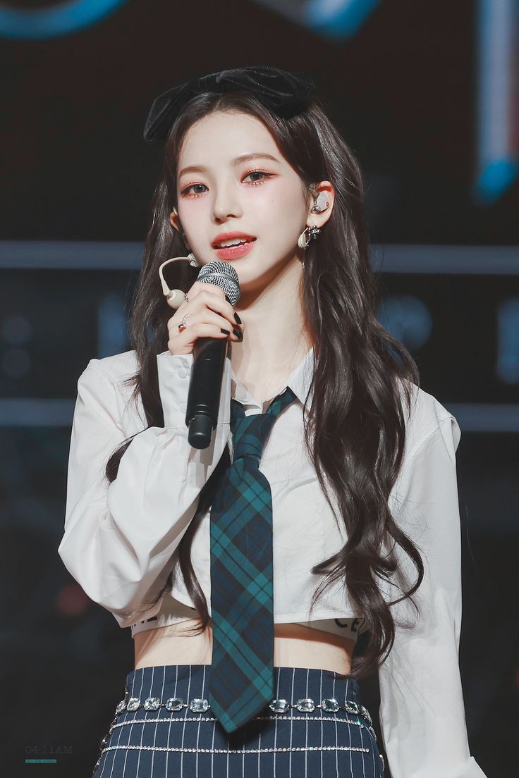 amaryllic's tweet photo. ⠀
Our Dream dan penampilan kedua sebagai penutup! Jadi jangan pergi ke mana-mana dulu ya, sebab setelah ini acara akan lebih seru!"

⠀⠀⠀Ia menoleh ke arah Aileen dan mengangguk.

"Kalau begitu, sampai bertemu di sesi berikutnya, semua!"

&amp;&amp;. @OURDREAM_twt 
⠀ https://t.co/XPMIniGBr4