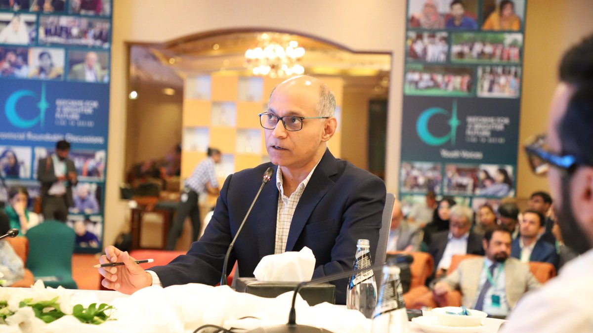 MusadaqZ's tweet image. “Transforming the Private Sector”
My suggestions
1: Document the Economy
2: Promote Services
3: Invest in Human Capital
4: Regional Integration
5: Trade Liberalisation
6: Encourage ESG
7: Support SMEs
8: Divert Pvt sector investment to Productive use
#ReformsForABrighterFuture