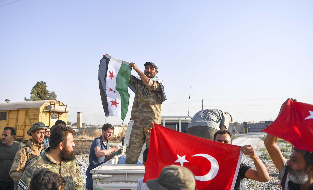 implatform1's tweet photo. Muhâcirlere sahip çıkmak, onlara maddi ve manevi yardımda bulunmak, aynı zamanda Allah’ın dinine ve Peygamberin getirdiği vahyin anlaşılmasına yardımcı olmanın bir yansımasıdır (Haşr, 59/8) https://t.co/I0G4pT0PzU