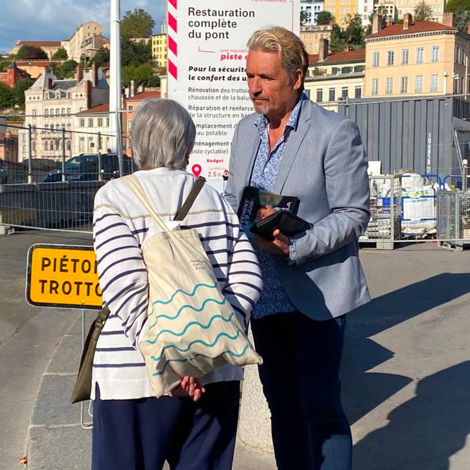Week-end de mobilisation pour la fédération du Rhône.
Nos militants étaient sur le terrain ce matin au marché du Quai Saint-Antoine à Lyon
Un grand merci à eux! 🇫🇷
 
#RN #Lyon #VivementLe9Juin