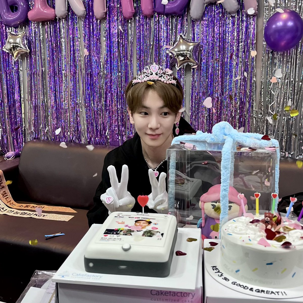 SHINee's tweet photo. #HappyKEYday 🎂

Good &amp; Great birthday👍🏻
Thank you to everyone for all the congrats🩵

#KEY #키 #SHINee #샤이니 https://t.co/FtFAJj6EDd
