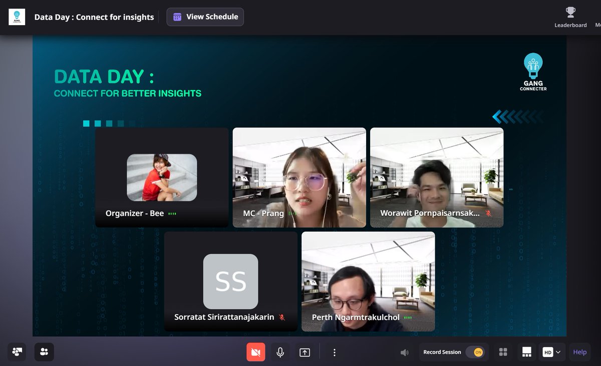beewooods's tweet image. #Dataday  byGangConnecter ช่วงท้ายคุยกันแบบสบายๆ กันเองกับสาม Speakers จาก3ประเทศAUS/JAP/THAคำถามเยอะมาก จำได้คำถามนึงที่ถามว่า&quot;ภาษาจำเป็นไหมในสายงานdata&quot;ทุกคนตอบกันสุดเสียงว่า&quot;จำเป็นมาก&quot; การได้ภาษาอังกฤษก็ไม่ได้ได้เปรียบมากอะไรเพราะเราแข่งกันในระดับโลก @woraperth #DataTH (1)