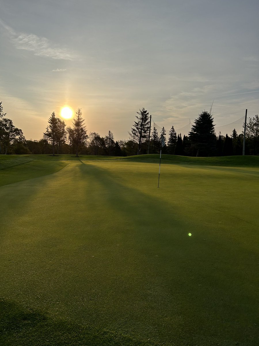 a_taylor78's tweet image. Perfect day for golf. Course is ready for day 1 for the @MaritimeCup #GoLow #slick