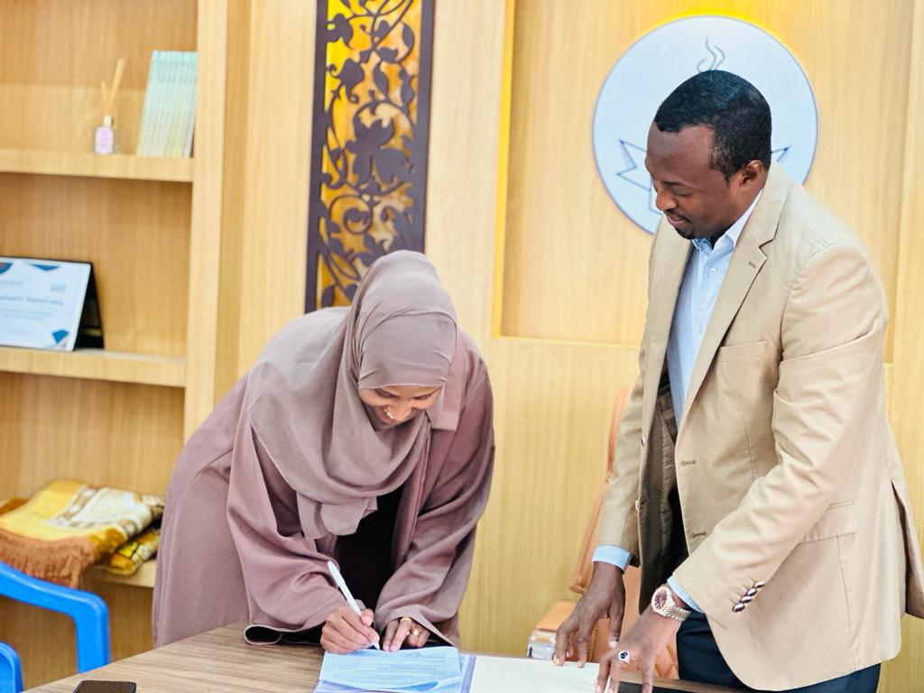 KIGSConsulting's tweet photo. It is our honor to sign an official MoU with @Punsaa_PL, one of the largest Civil Society umbrella in Somalia, which gathers more than 100 social groups and NGOs.

@KIGSConsulting will collaborate on reconciliation, state building, and recovery of Somali society. https://t.co/4S8aZ2e3u3