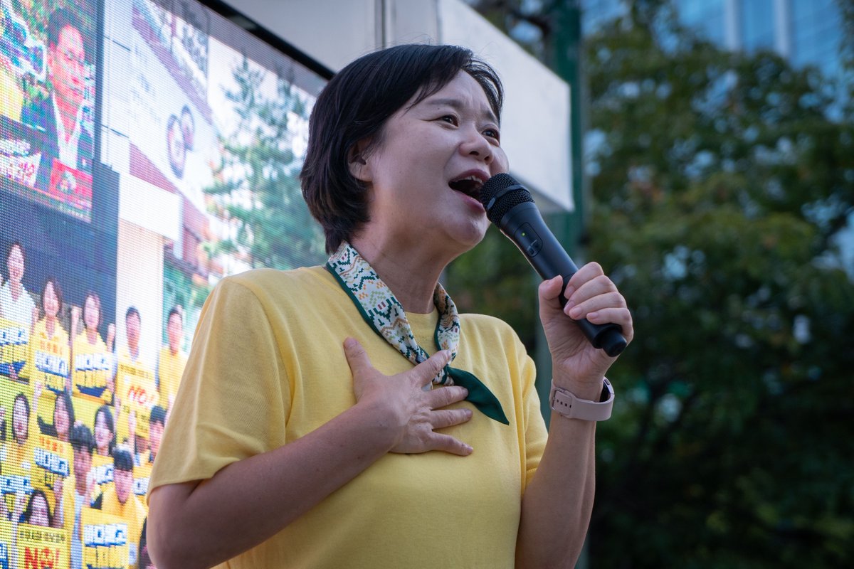 “올해 참으로 더웠습니다.

제가 강서지역 곳곳에서 많은 분들을 만나뵐 때 밖에서 일하는 많은 노동자분들께서 너무나도 힘겨워하십니다. 이동하면서 노동해야 되는 분들께서 자그마한 생수병이라도, 그늘진 공간이라도 주어지길 바라며 너무나 애타게 말씀하셨습니다.