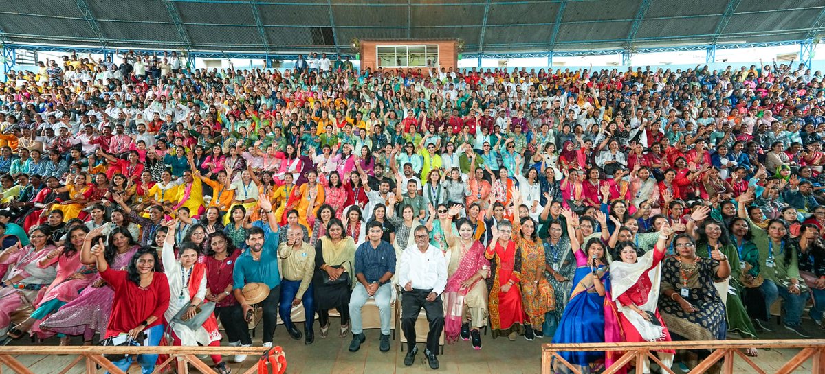 avischool's tweet photo. Ramoji Film City celebrates educators with 'Teachers' Day Extravaganza,' a day of joy and recognition. Join us for '2000+ Smiles, 1 Incredible Day,' a special event dedicated to the heroes shaping the future.

#avis #akshara #teachersday #ramojifilmcity🎬 #thankyouteachers https://t.co/f2hm1zDTOH