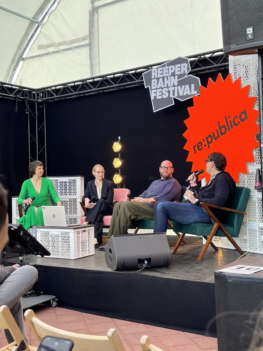 Spannendes Gespräch mit Thomas Imbusch und Sophie Lehmann vom Restaurant 100/200 🍽️ ⭐️⭐️ bei der Aufzeichnung 🎙️ des Podcasts <a href="/Leberschmerz/">Völlerei und Leberschmerz</a> in Hamburg im Rahmen der re:publica auf dem Reeperbahnfestival 🎸🥁🎤 #rpRBF #rpf23