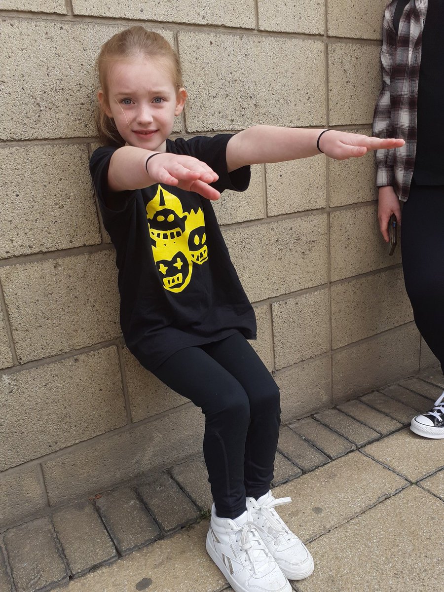 Ava-Daisy in the queue for her first signing.
<a href="/JamesBourne/">James Bourne</a>  <a href="/mattjwillis/">matt willis</a>  <a href="/CharlieSimpson/">Charlie Simpson</a> <a href="/Busted/">Busted</a>