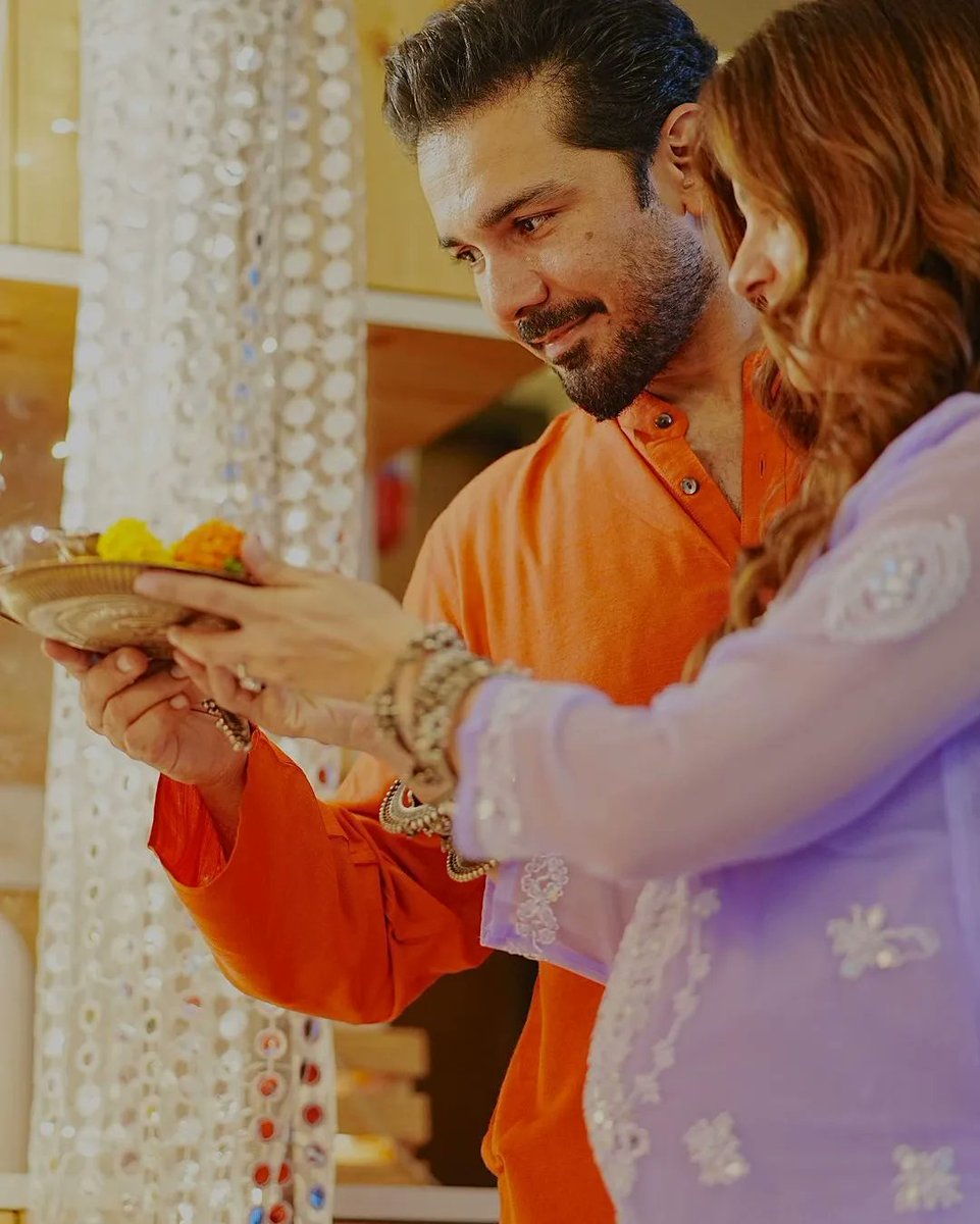 StarStyleStory1's tweet photo. Parents to be Rubina Dilaik &amp; Abhinav Shukla shares a little glimpse from their Ganpati celebrations ❤️
.
.
.
.
#Rubinadilaik #abhinavshukla #starstylestory #rubinav #couplegoals #ganpatibappamorya #ganeshchaturthi2023 https://t.co/Ap6TplJnQp