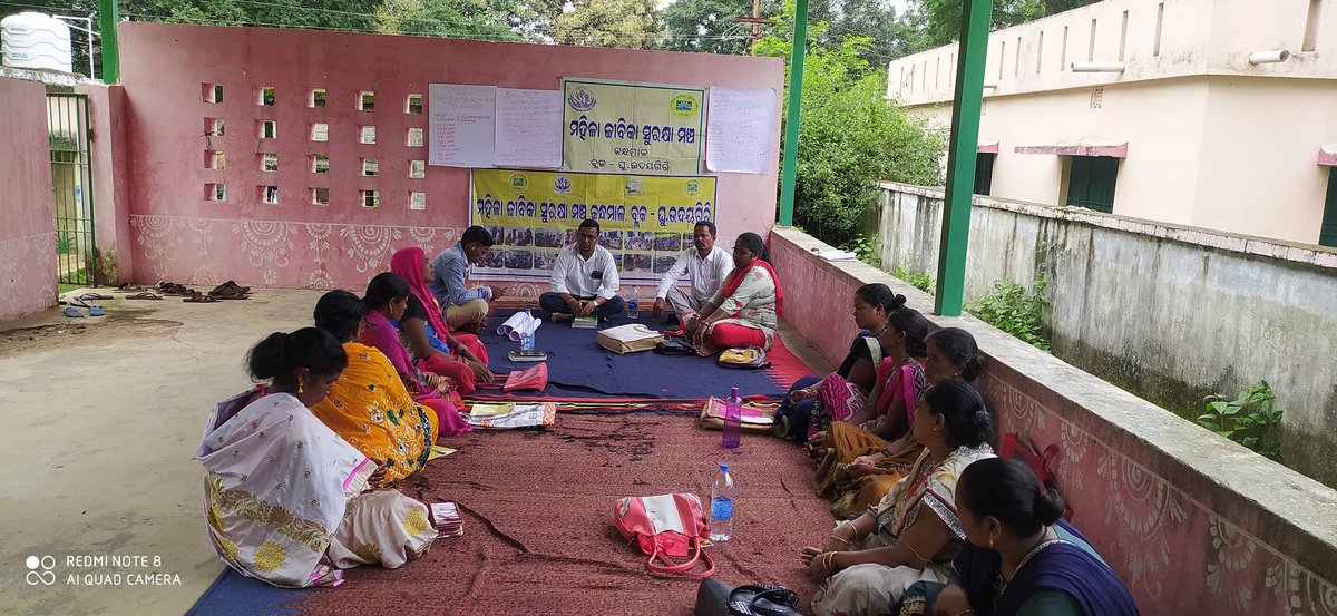 JSMKandhamal's tweet image. Mahila jeebika surakhaya manch,G. Udayagiri BLC meeting was organised for strengthening and sustainability #AtamashaktiTrust #OSM #MSMO #12baje