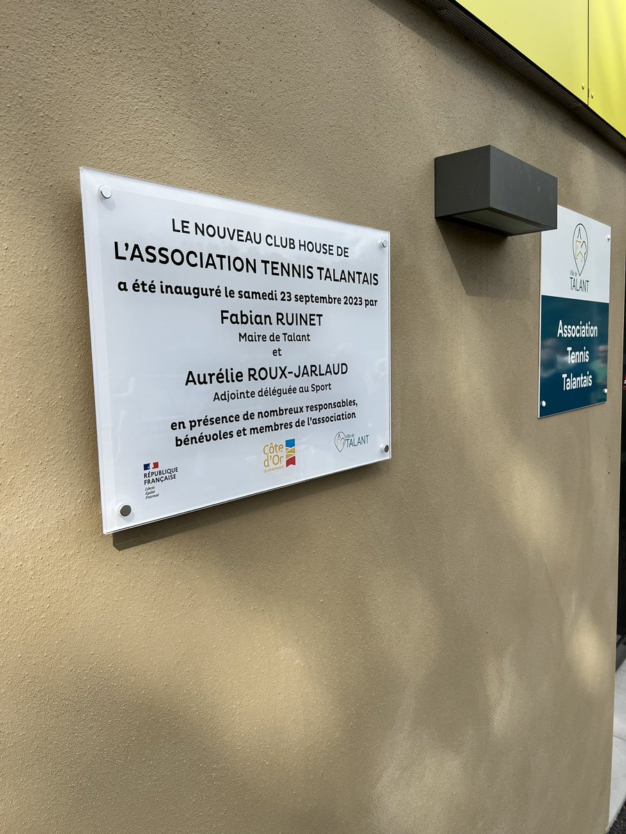 VilledeTalant's tweet photo. 🎾 Inauguration du nouveau Club House de l’Association de Tennis de Talant 🎾 (1/2) https://t.co/VEaDW1IAg1