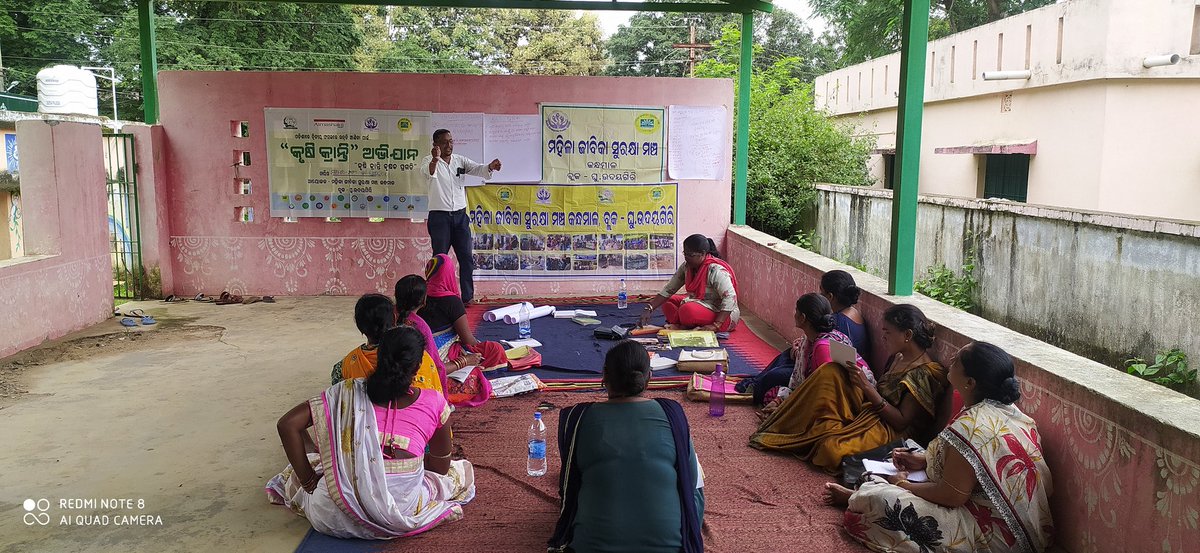 JSMKandhamal's tweet image. Mahila jeebika surakhaya manch,G. Udayagiri BLC meeting was organised for strengthening and sustainability #AtamashaktiTrust #OSM #MSMO #12baje