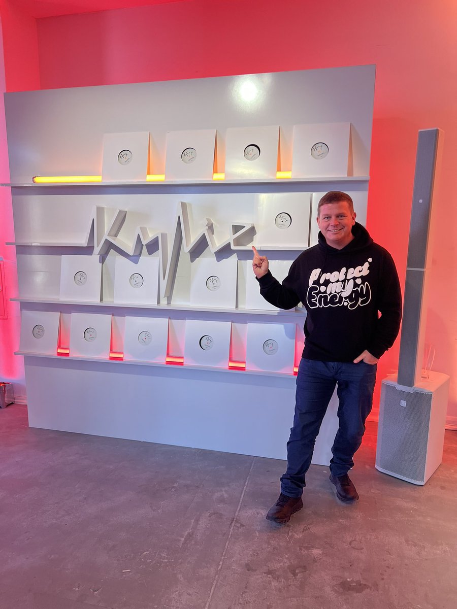 BUSAPAR3's tweet image. Baby, break the tension 🎶 … it’s the @kylieminogue #kylieminogue pop up store! Wine 🍷 Music 🎵 Vinyl #testpress #exclusivevinyl please 🙏 support and check it out! #padam #padampadam so many amazing fans! #kylietension