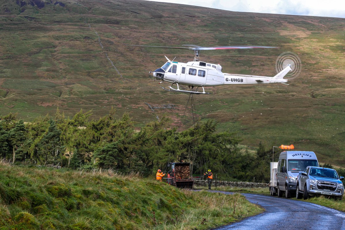 Peatland Restoration in Weardale @HeliLift #jwbainbridge #peatland #northpennines #northpenninesaonb #restoration #conservation #moorland #carbon #helicopter #heliliftservices