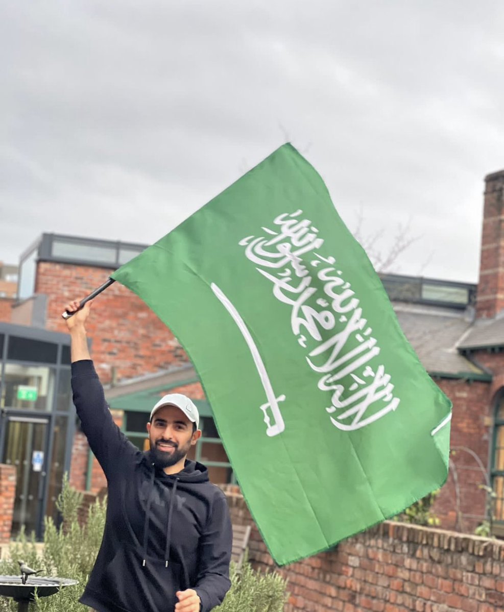 في اليوم الوطني السعودي، نجدد العهد والولاء لقيادتنا الحكيمة. كل عام وأرض الحرمين تزهو بالنجاح والتقدم. قلوبنا وأرواحنا معاً من أجل وطن لا يعرف إلا التميز والريادة. #نحلم_ونحقق  من أجل مستقبل مشرق 🇸🇦 

#اليوم_الوطني_السعودي
Happy National Day💚🤍