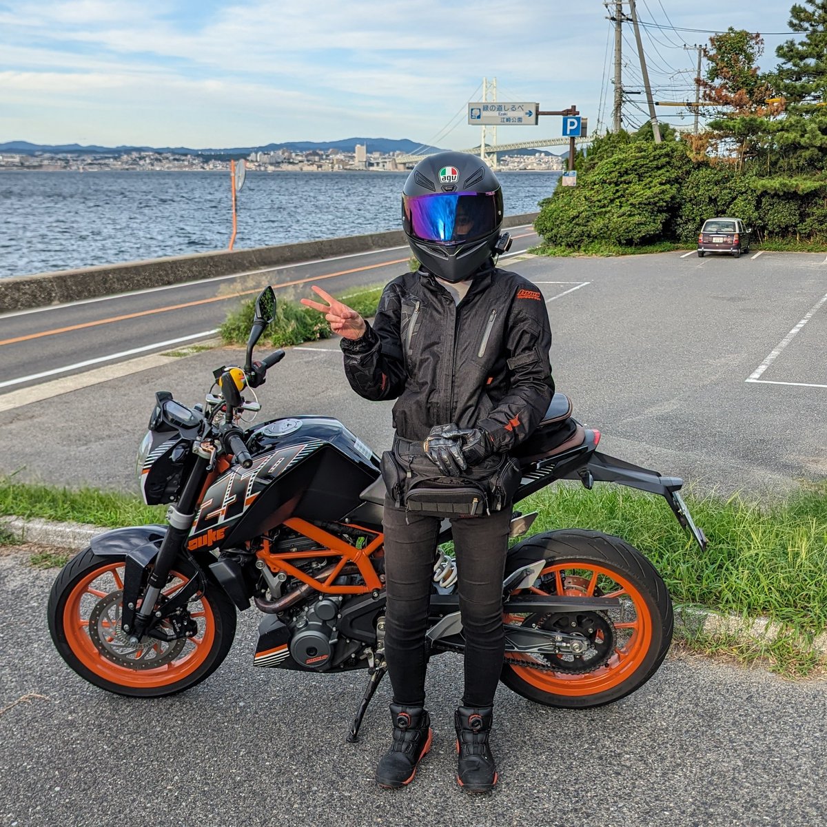 HIMEJIBRU's tweet photo. 帰宅😀 #アワイチ 楽しかった😄 #DUKE690 の後ろのウィンカーが点灯しなくなったので、帰りに #ライコランド姫路 に寄ったら、不良品って事で交換になった😝 https://t.co/lBbp7UQu80