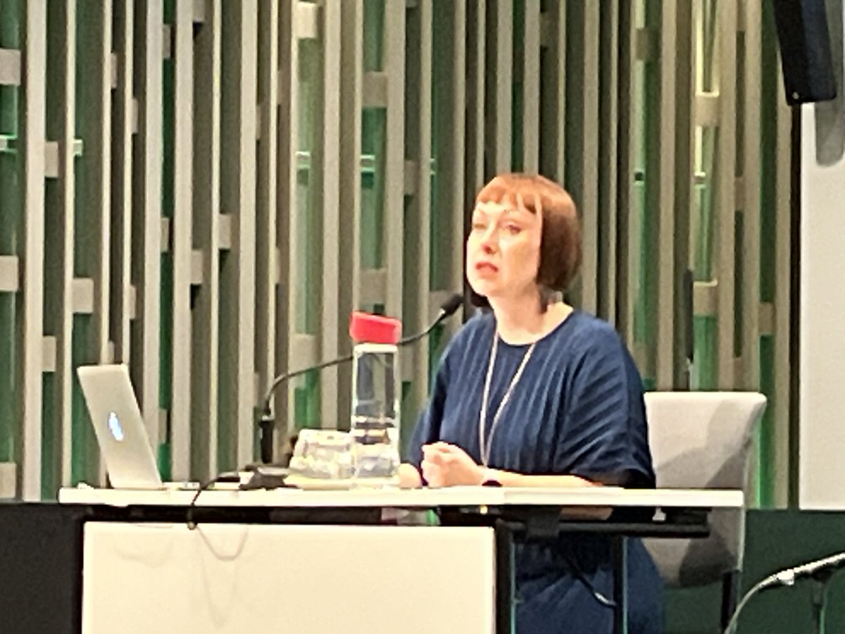 Elinvoimainen ja houkutteleva yhdistystoiminta tulevaisuudessa?
<a href="/Kansalaisareena/">Kansalaisareena ry</a>’n <a href="/KohtiTulevaa/">Kohti tulevaa -hanke</a> -hankkeen tulevaisuusmuotoilija <a href="/maritahja/">Mari Tähjä</a> johdattaa tulevaisuuskestävyyden ja vapaaehtoistoiminnan muutosilmiöiden pyörteisiin.
”Epävarmuuden keskellä tarvitaan muutosluottamusta.”