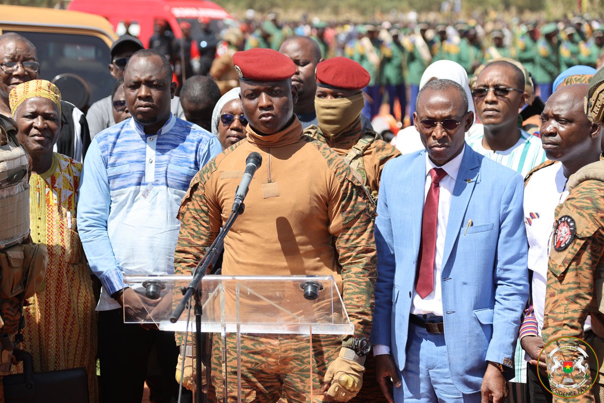CapitaineIb226's tweet photo. L'Actionnariat populaire est aujourd'hui une réalité au Burkina Faso.
Je salue l’engagement de mes compatriotes de l’intérieur et de la diaspora qui, par leurs souscriptions, permettent d'amorcer un développement endogène au profit des Burkinabè. Notre marche commune vers la souveraineté économique est inéluctable.
Par nous, tout peut se réaliser pour nous !