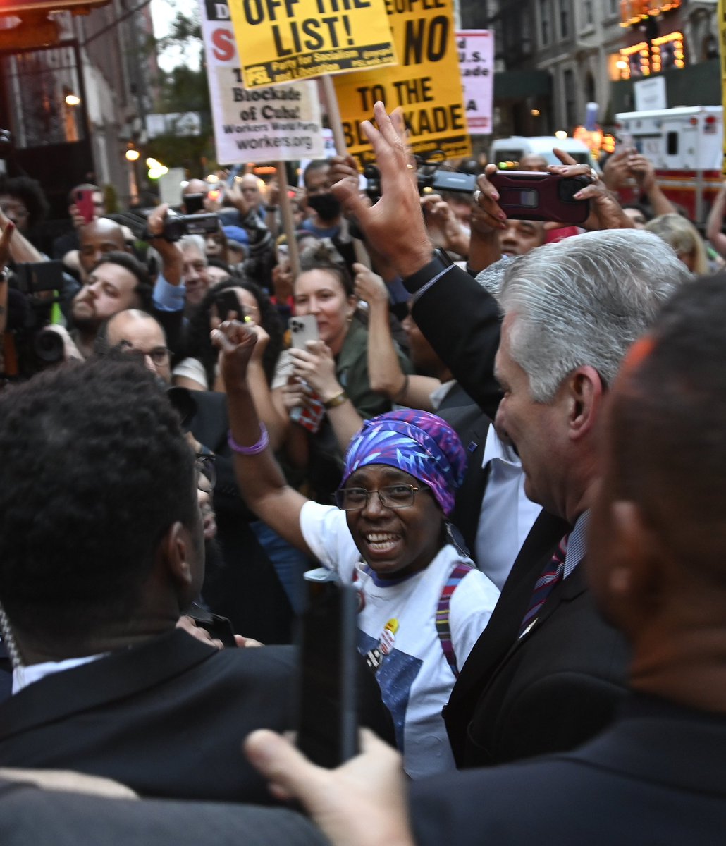 No es Centro Habana: es el centro de Nueva York. La solidaridad no se puede bloquear. Y la estancia de #DíazCanelEnONU la ha fortalecido. ¡#CubaNoEstáSola!