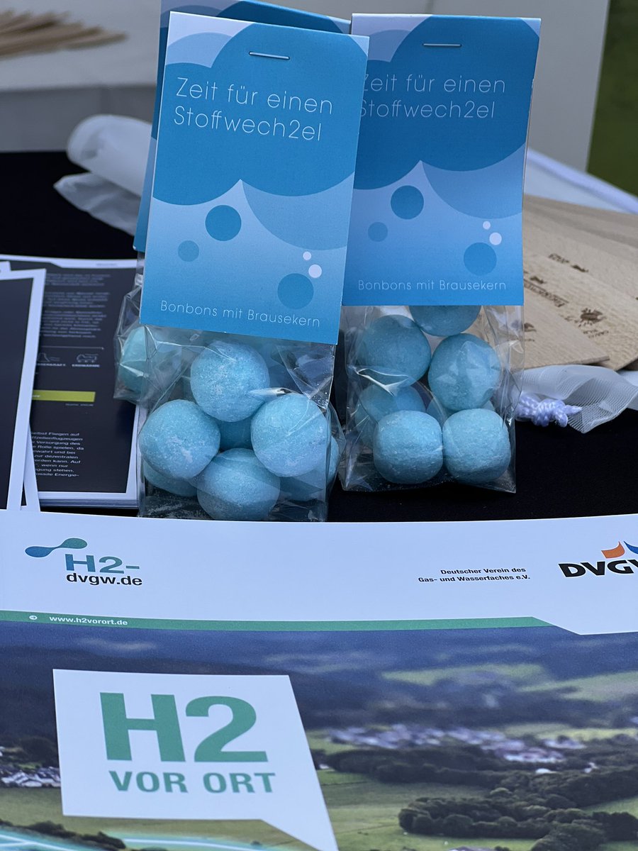 NetzeSuedwest's tweet photo. Auf den #Energiewendetagen unterwegs in #Stuttgart, #Bruchsal und  #Ehingen für die Wasserstofftransformation vor Ort. @H2vorOrt https://t.co/v4hvmxJMPN