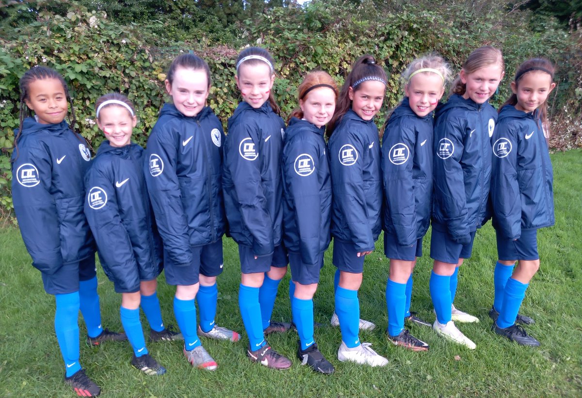 HalifaxFCWomen's tweet image. 🚨 SPONSOR ALERT 🚨

A huge thanks to @LDCDecoratingCo for sponsoring our U10 coats for this coming season! The girls absolutely love them! 😍

We still have sponsorship available for both our Reserve Team front of shirt and open age rain jackets available! 🦅

Please contact…