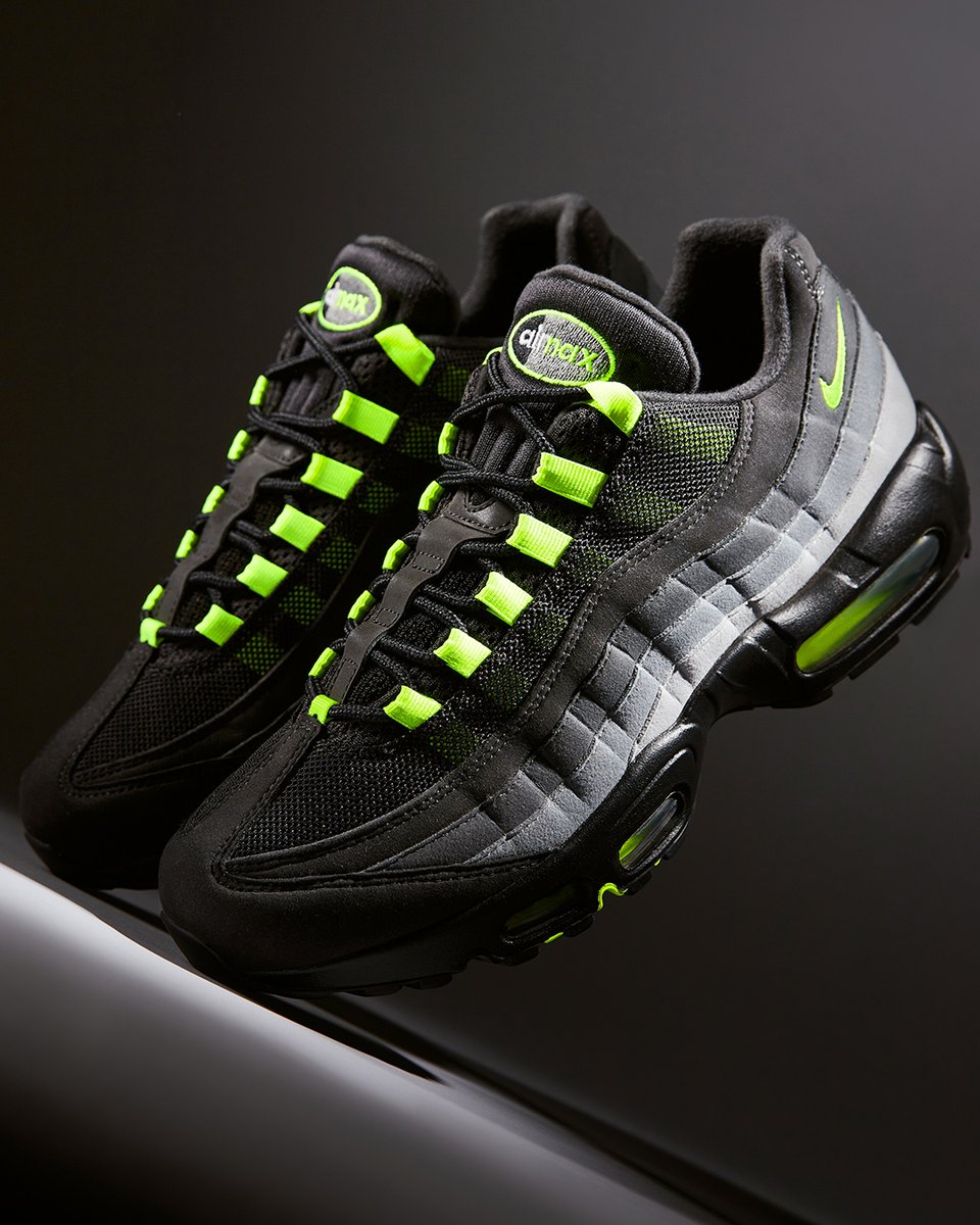thedropdate's tweet photo. 'Reverse neon' OTW...  

Keep it locked to TDD to not miss out on these!

Imagery courtesy of @jdsports 

#thedropdate #nike #airmax95 #reverseneon https://t.co/349vbgPw8I