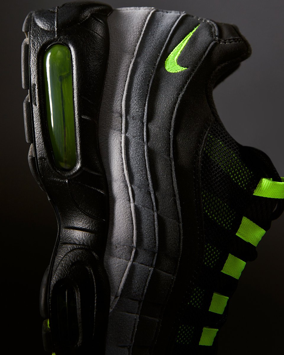thedropdate's tweet photo. 'Reverse neon' OTW...  

Keep it locked to TDD to not miss out on these!

Imagery courtesy of @jdsports 

#thedropdate #nike #airmax95 #reverseneon https://t.co/349vbgPw8I