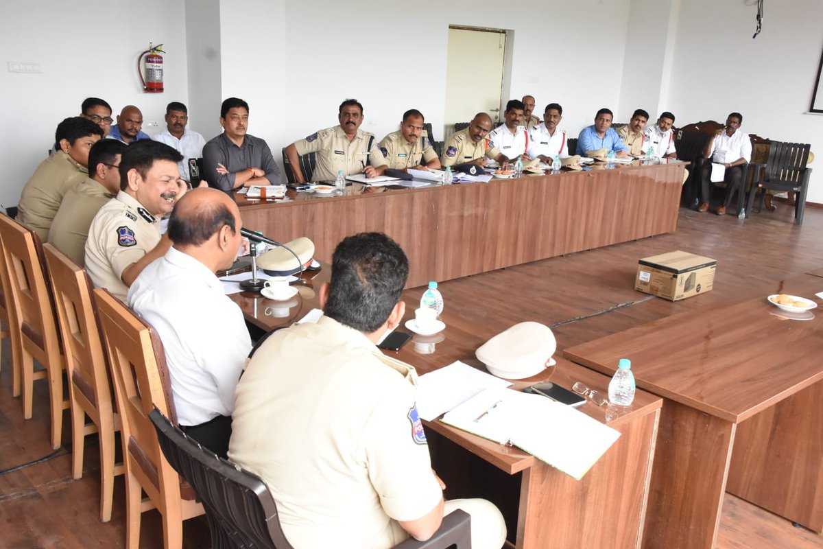 MalkajgiriCop's tweet photo. Part of #WorldCup2023Prep #RachakondaPolice #CP_Rachakonda Sri. DS Chauhan IPS held a coordination meeting with @BCCI @hycricket_HCA & Rtd DGP #CRPF Sri. DurgaPrasad IPS. @DCPTraffic1 @DcpMalkajgiri #DCP_RoadSafety & representatives of @bookmyshow participated. https://t.co/G50PdHC39K