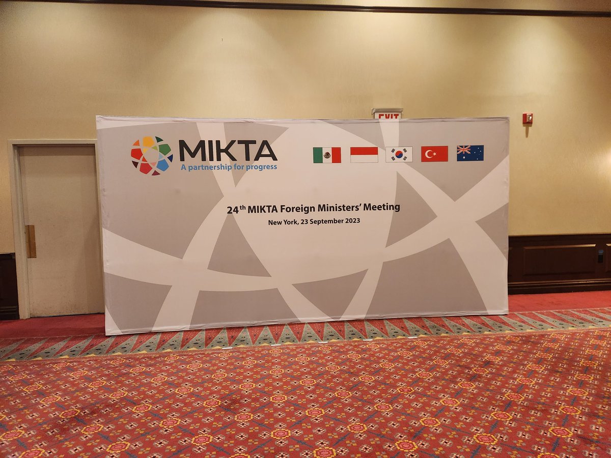 Pagiii!

Mimin balik lagi nih melaporkan kegiatan <a href="/Menlu_RI/">Menteri Luar Negeri Republik Indonesia</a> selama rangkaian #UNGA78

Agenda pertama akan dimulai dengan MIKTA Breakfast Summit di Kantor Perwakilan Tetap RI di PBB New York. 

MIKTA adalah singkatan dari Meksiko, Indonesia, Korsel, Turkiye, Australia

#IDNTimes