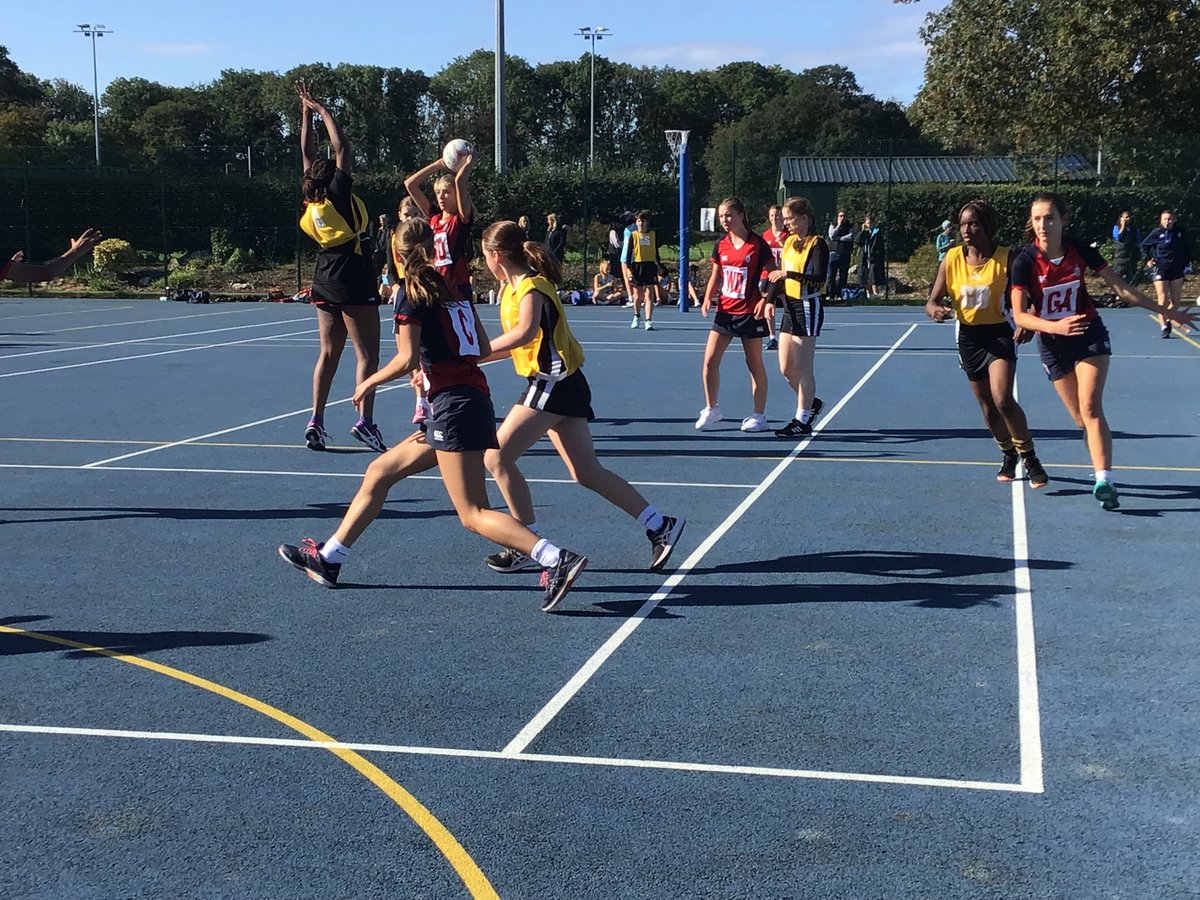 Thank you @KHSWarwick for hosting their Netball Festival tournament this morning - always a fantastic opportunity to try lots of different combinations on court 🔵🔴⚪️ #KSWNetball l @KSW_Sport l @KingsWorcester