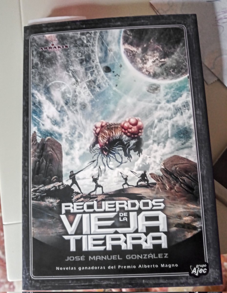angelpalabras's tweet photo. Última lectura. De lo mejor que llevo leído en lo que va de año. Toca buscar más trabajos del autor. https://t.co/yzDiMtwU9q