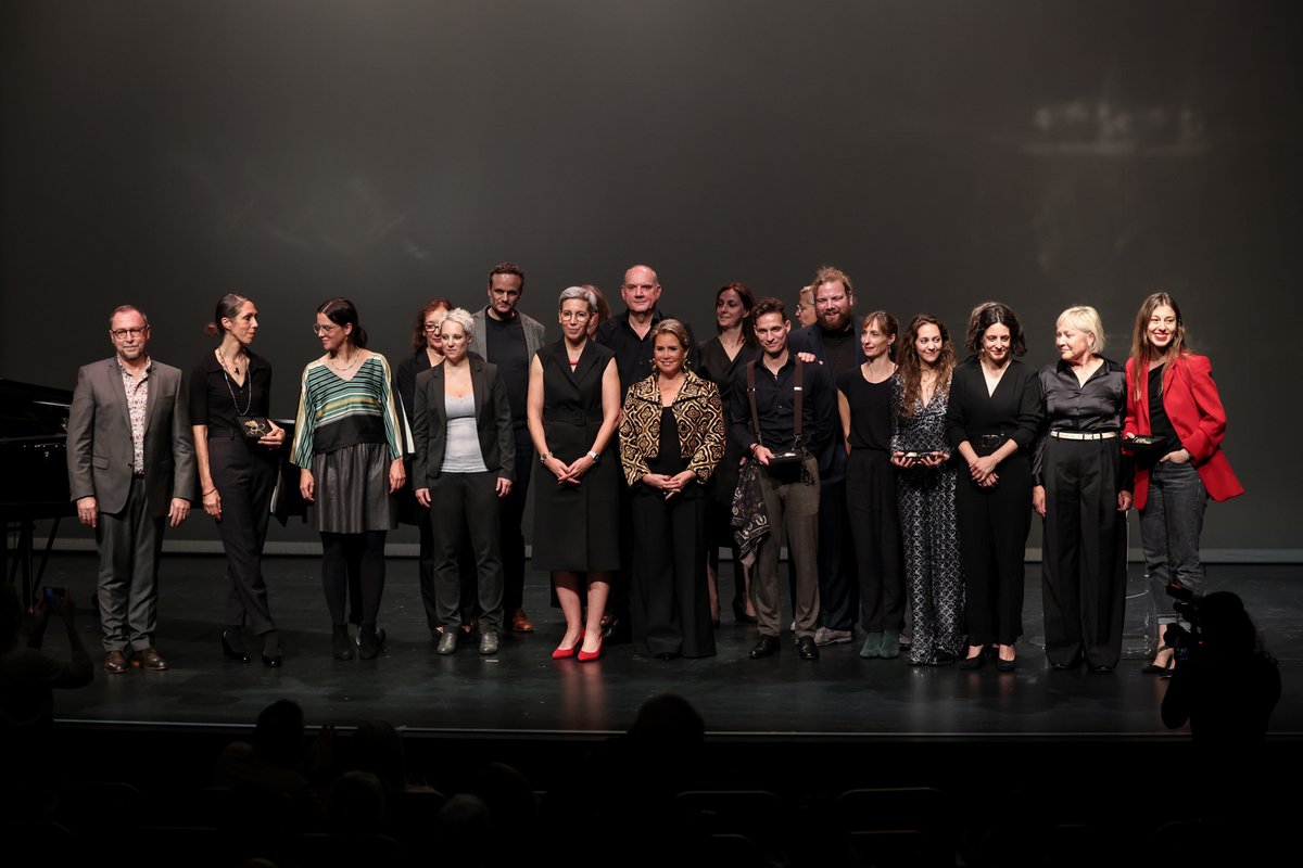 🏆 S.A.R. la Grande-Duchesse et Sam Tanson, @kult_min, ont remis, ce vendredi au Théâtre d’Esch-sur-Alzette, les 'Lëtzebuerger #Theaterpräisser' et le 'Lëtzebuerger #Danzpräis'. Cette année, c’est Léa Tirabasso qui remporte le 'Danzpräis', félicitations ! 👏 ©MGD/S.Margue