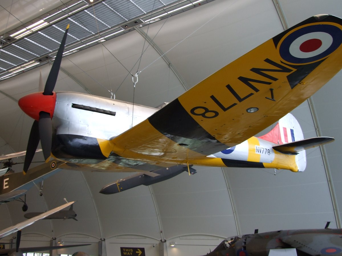 MT111tmd123's tweet image. #WW2 era fighter planes built by the British #Hawker company.
#Hurricane #Tempest #Typhoon #SeaFury