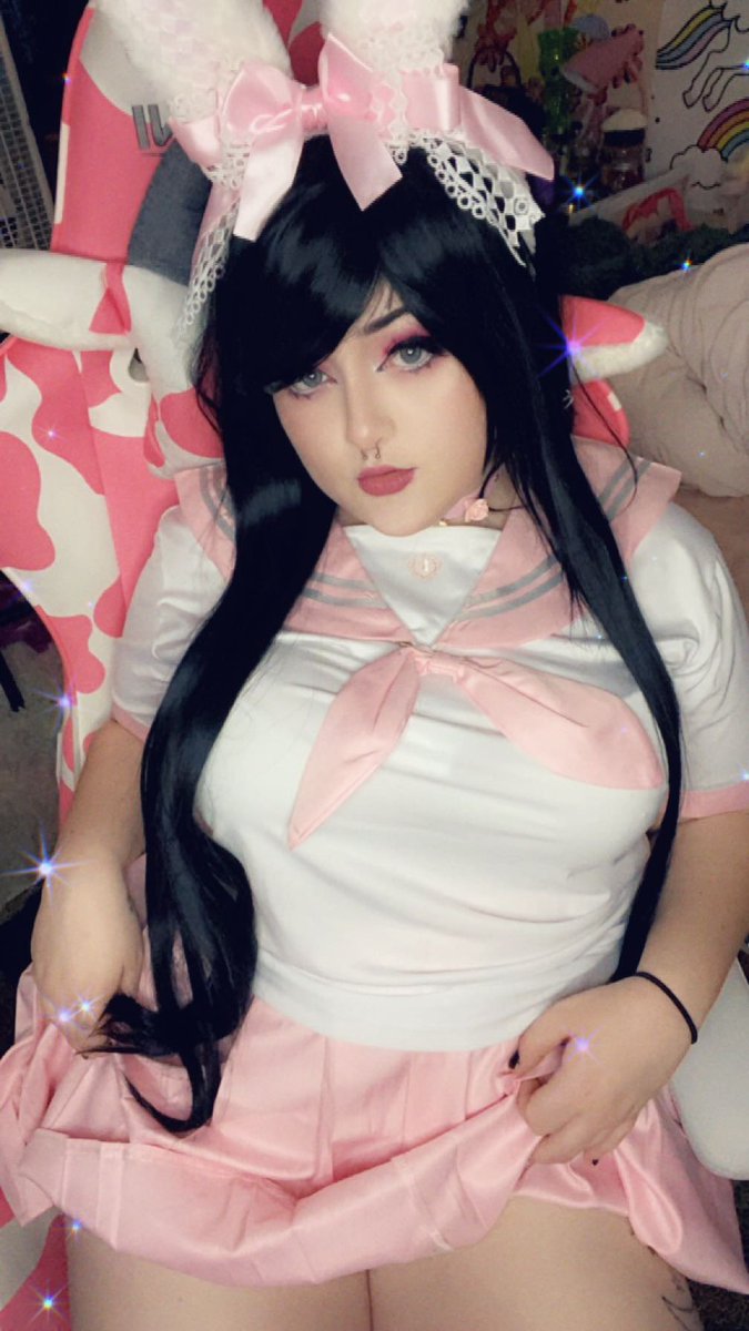 saphycusprime's tweet photo. Feeling cute in my school girl uniform https://t.co/Wnjn8WYCsN