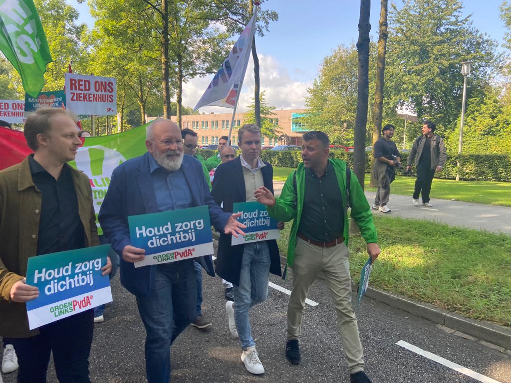 Met @JulianBushoff , @F__Timmermans en vele duizenden andere bezorgde mensen in Heerlen. Protest tegen afschaling van de zorg van het Zuyderland ziekenhuis in Parkstad.