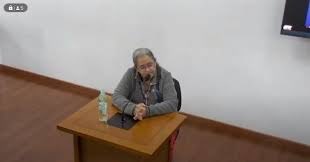 La señora Teresa Muñoz afirmó que Marleny Hernández tenía un problema de adicción y narró un supuesto episodio de abuso sexual. Según ella, el otro hermano de Mauricio y Yhonier Leal habló de asesinar a la mamá y al estilista.