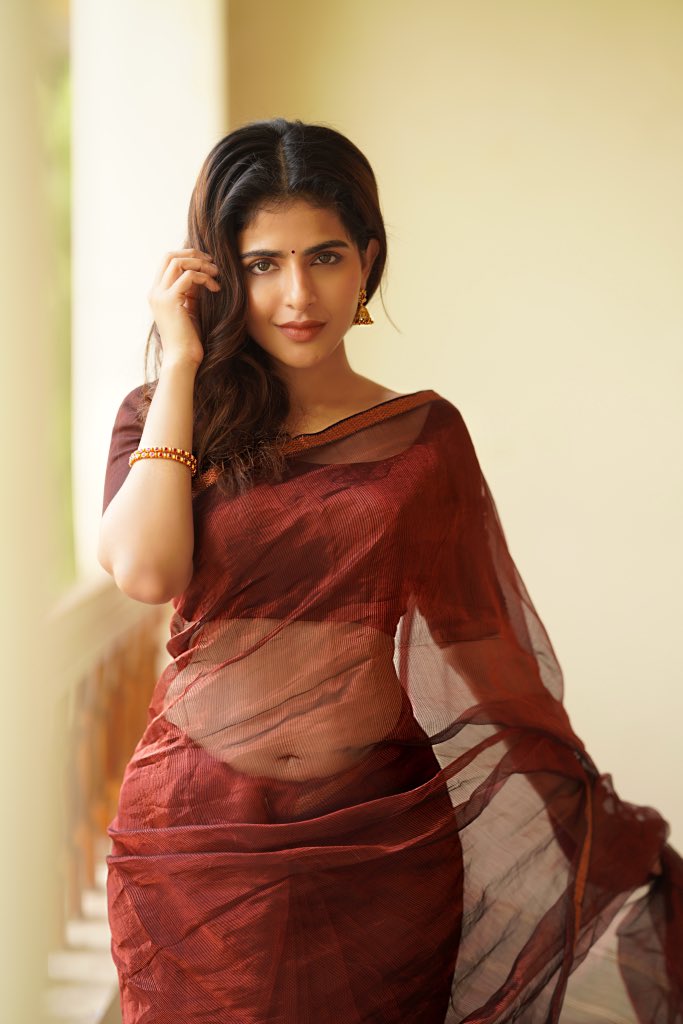 Ishmenon's tweet photo. Since you all like me in a saree 💋
THIS IS FOR YOU ♥️
.
📷 @camsenthil https://t.co/M1Jv0mcPXm