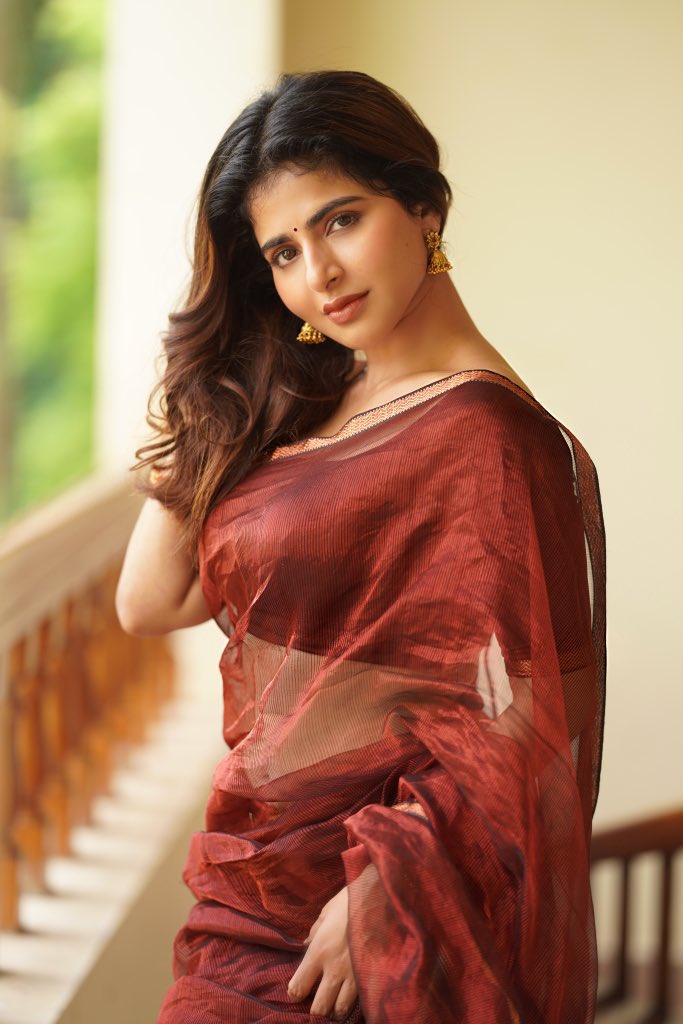 Ishmenon's tweet photo. Since you all like me in a saree 💋
THIS IS FOR YOU ♥️
.
📷 @camsenthil https://t.co/M1Jv0mcPXm
