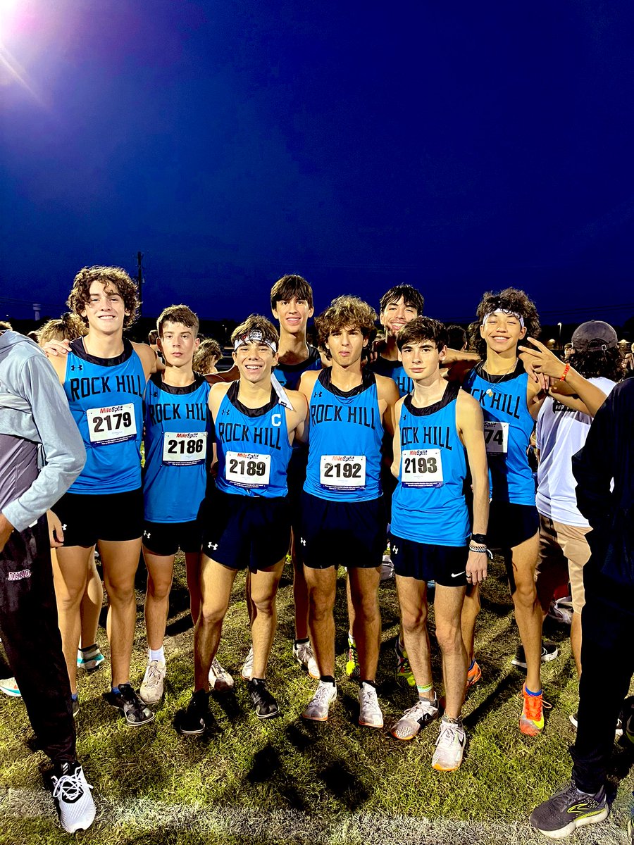 rockhillxctf's tweet photo. Varsity Elite Boys & Girls are ready to go this morning #RunRockRun π€π€πΌπ https://t.co/DUcMPKwYah