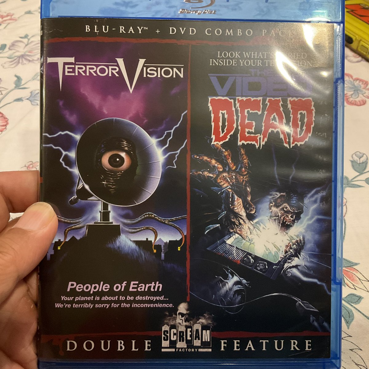 KTM819O4's tweet photo. #TerrorVision #TheVideoDead #Bluray #DVD 
＼(^o^)／来ました♪
Bluray とDVDのセットってどういう意味なんだろう？ https://t.co/Z3n3n5wAVc