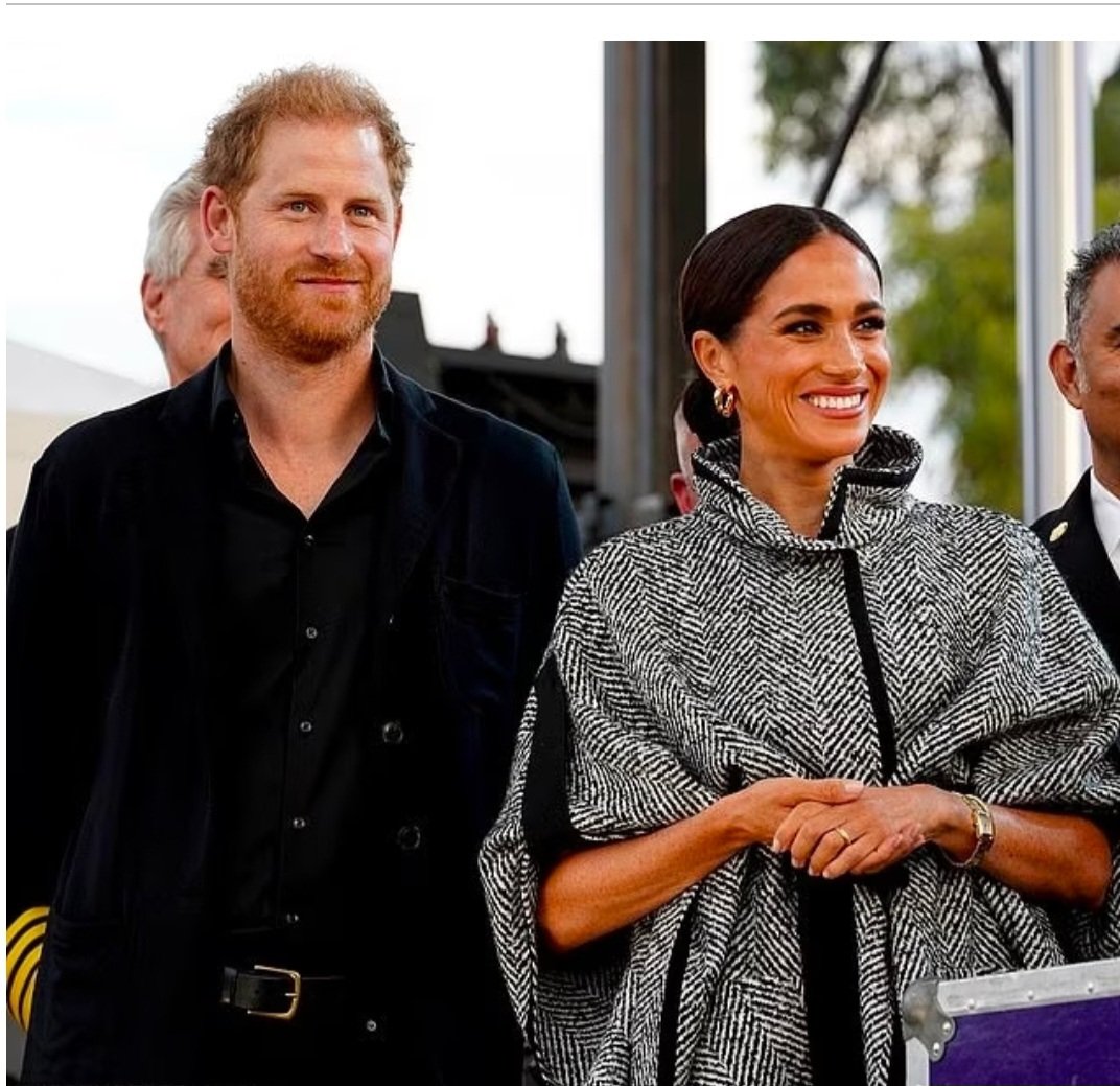 God forgive me, im enjoying this to much.

No God, don't forgive me bc im gonna keep enjoying this, as much as i can.🤣🤣🤣🤣🤣🤣🤣🤣

HOLLYWOOD 

#Meghanmarkle #PrinceHarry 
#KevinCostner #Oprah #One805Live