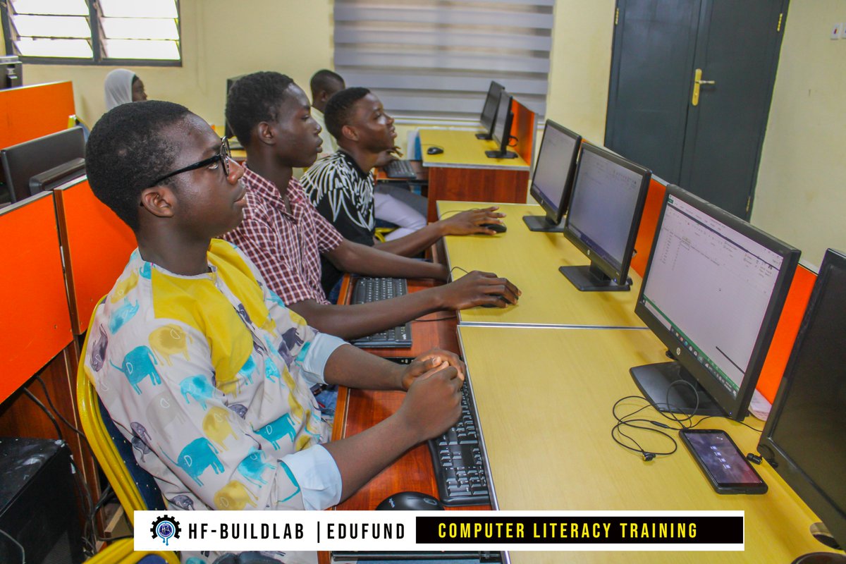 Participants in the HF-BUILDLAB COMPUTER LITERACY TRAINING program have successfully completed Module 4: Internet and Web Browsing! 🌐📷 They've learned web browser essentials, and become skilled at conducting web searches. #TechTraining #ComputerLiteracy #HFBuildLab