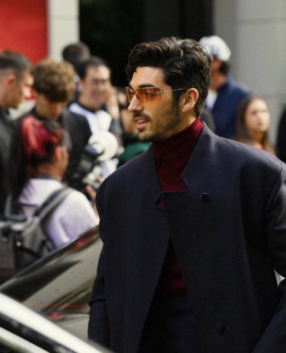 📲| New photo of Taylor Zakhar Perez!