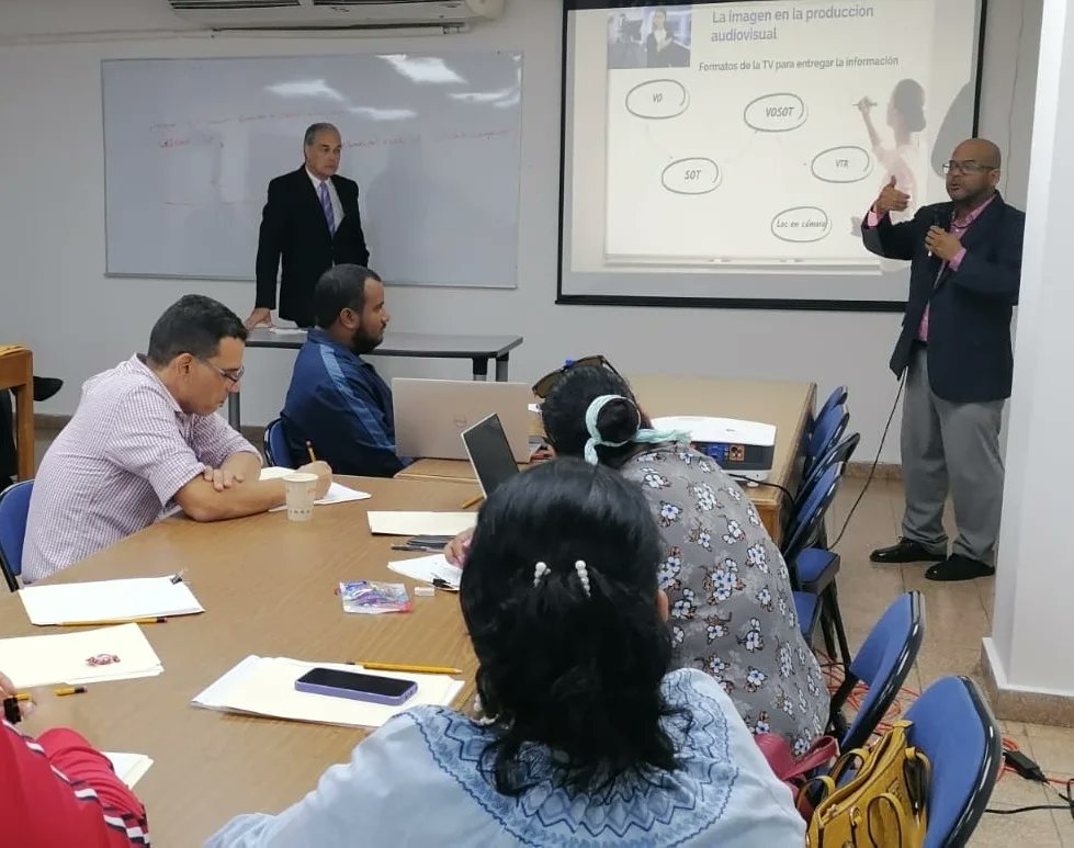 Tendremos más talleres de periodismo y comunicación estratégica en la <a href="/UNIVERSIDAD_PMA/">Universidad dePanamá</a> con medios universitarios y colegas comunicadores de la casa de estudios superiores. Gracias, profesor <a href="/Abdelfuentesc/">Abdel Fuentes-Panamá</a>