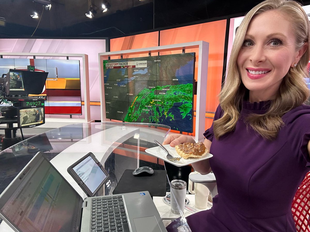 Breakfast of champions! 🥧

<a href="/WicksPies/">Wick's Pies</a> was our @WISH_TV Indiana Grown segment this morning. The pecan pie is so yummy, I had to finish it at the news set.

Watch our full interview HERE⬇
wishtv.com/news/indiana-g…