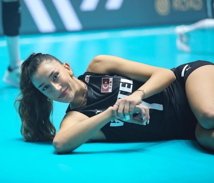 Maçı böyle izliyorum artık 🥰
#FileninSultanları