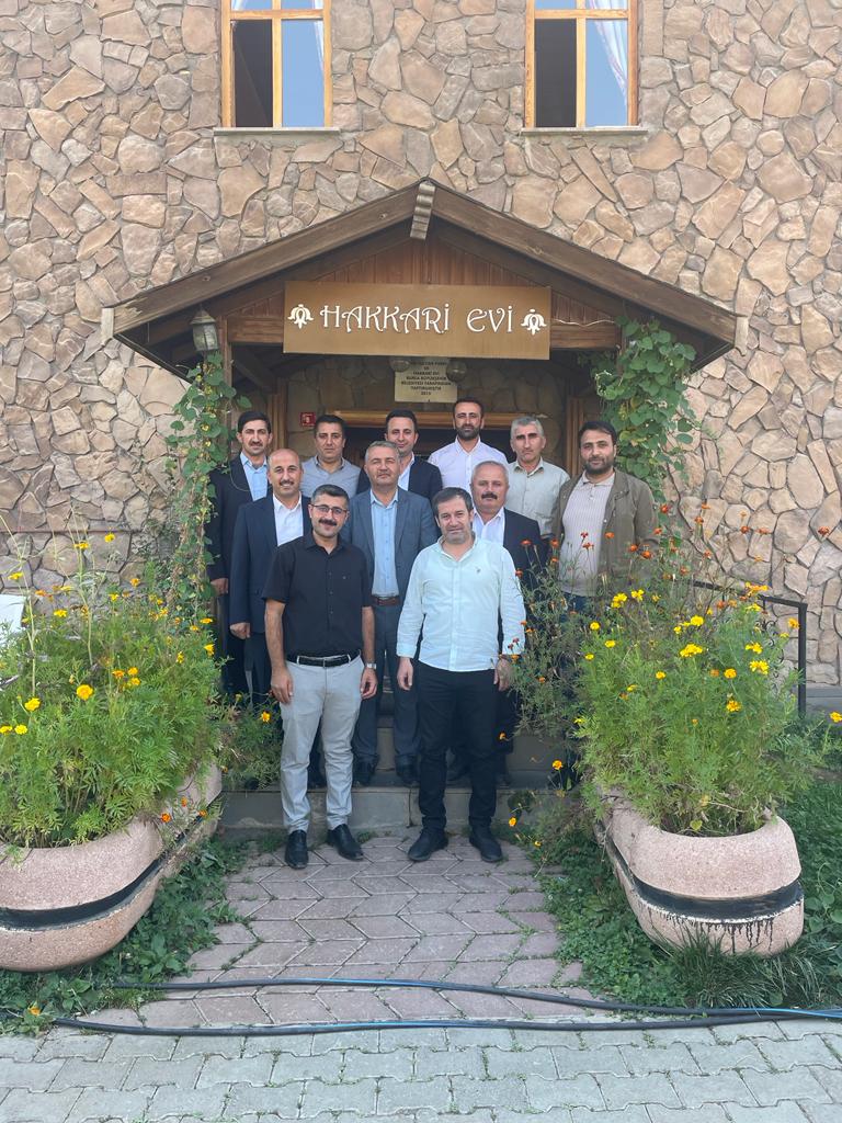 Birlik Vakfı Hakkari Şubesi (@birlikvakhakari) on Twitter photo Hakkari Birlik Vakfı Yeni Yönetim Kurulu olarak dönemin ilk toplantısında bir araya geldik. Yeni dönemin hayırlara vesile olmasını yüce Allah'tan niyaz ediyor ve bereketli bir yıl olmasını diliyoruz.
<a href="/iekarayel/">Dr. İsmail Emrah KARAYEL</a> <a href="/YasarKarayel38/">Yaşar KARAYEL</a> <a href="/alicelik_64/">Ali Çelik</a> <a href="/zubeyir_ciftci/">Zübeyir ÇİFTÇİ</a> Hakkari Birlik Vakfı Yeni Yönetim Kurulu olarak dönemin ilk toplantısında bir araya geldik. Yeni dönemin hayırlara vesile olmasını yüce Allah'tan niyaz ediyor ve bereketli bir yıl olmasını diliyoruz.
<a href="/iekarayel/">Dr. İsmail Emrah KARAYEL</a> <a href="/YasarKarayel38/">Yaşar KARAYEL</a> <a href="/alicelik_64/">Ali Çelik</a> <a href="/zubeyir_ciftci/">Zübeyir ÇİFTÇİ</a>