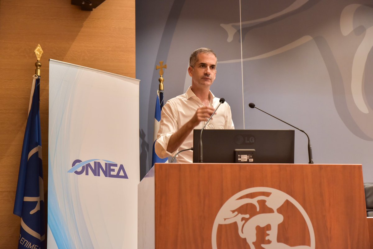 ONNED's tweet photo. Σε μια κατάμεστη αίθουσα μοιραστήκαμε ιδέες σχετικά με τη συμμετοχή των νέων στην αυτοδιοίκηση με τον Κυβερνητικό Εκπρόσωπο &amp; Γραμματέα ΠΕ ΝΔ @pavlmarin, τον υποψήφιο Περιφερειάρχη Αττικής @nhardalias &amp; τον Δήμαρχο Αθηναίων @KBakoyannis.

👉🏻 https://t.co/RalCRgtp6w https://t.co/SeBp8ShRnt