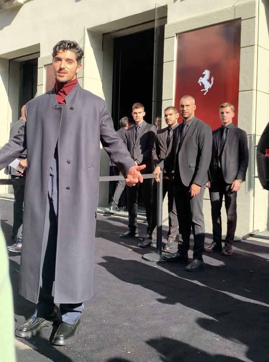 📲| New photo of Taylor Zakhar Perez!